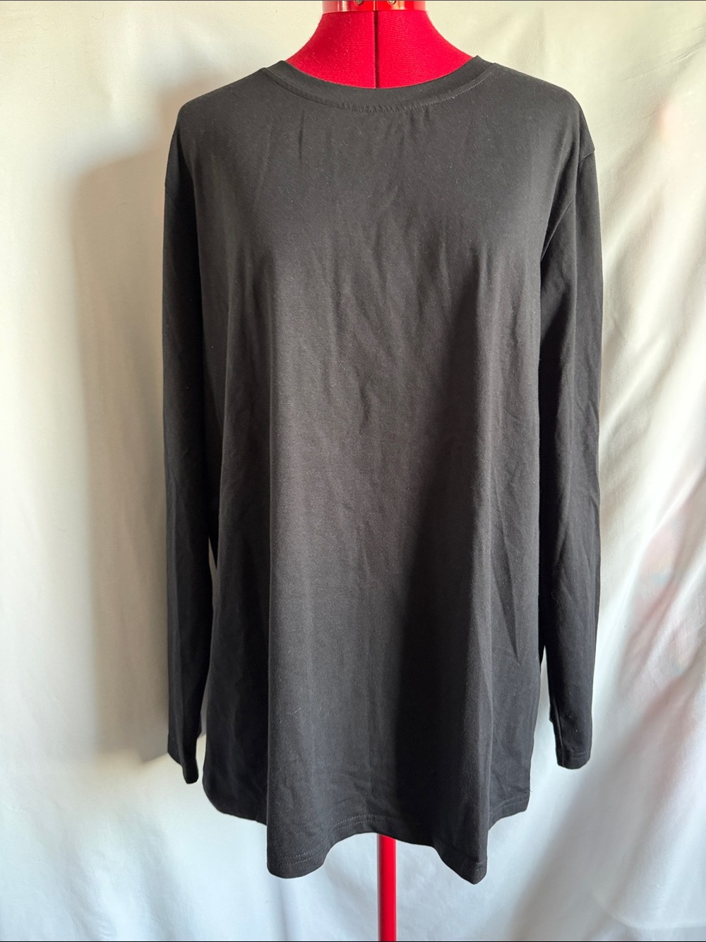 Men's Black Long-Sleeve Crewneck Shirt